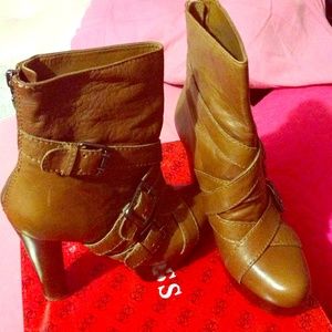 COPY - GUESS BOOTS BWT COGNAC SIZE 5.5 genuine leather